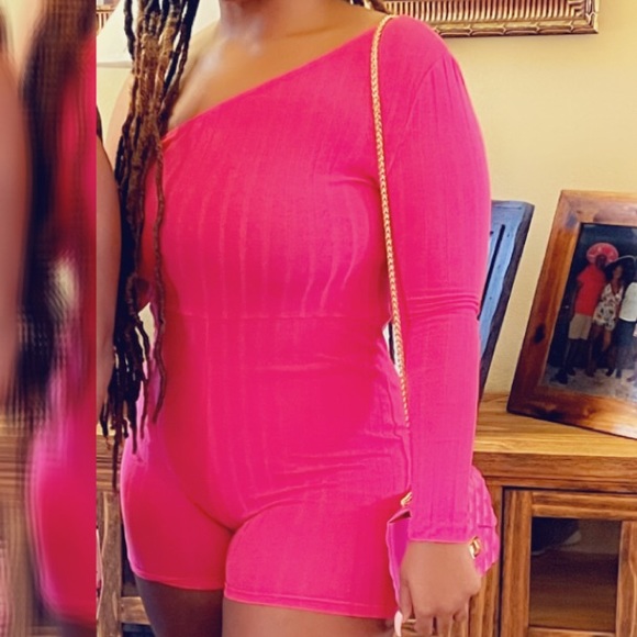 Pink one shoulder romper. - Picture 5 of 5